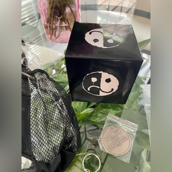 FALL OUT BOY VIP MERCH 🩵SO MUCH FOR(TOUR)DUST🩵 - Picture 7 of 9